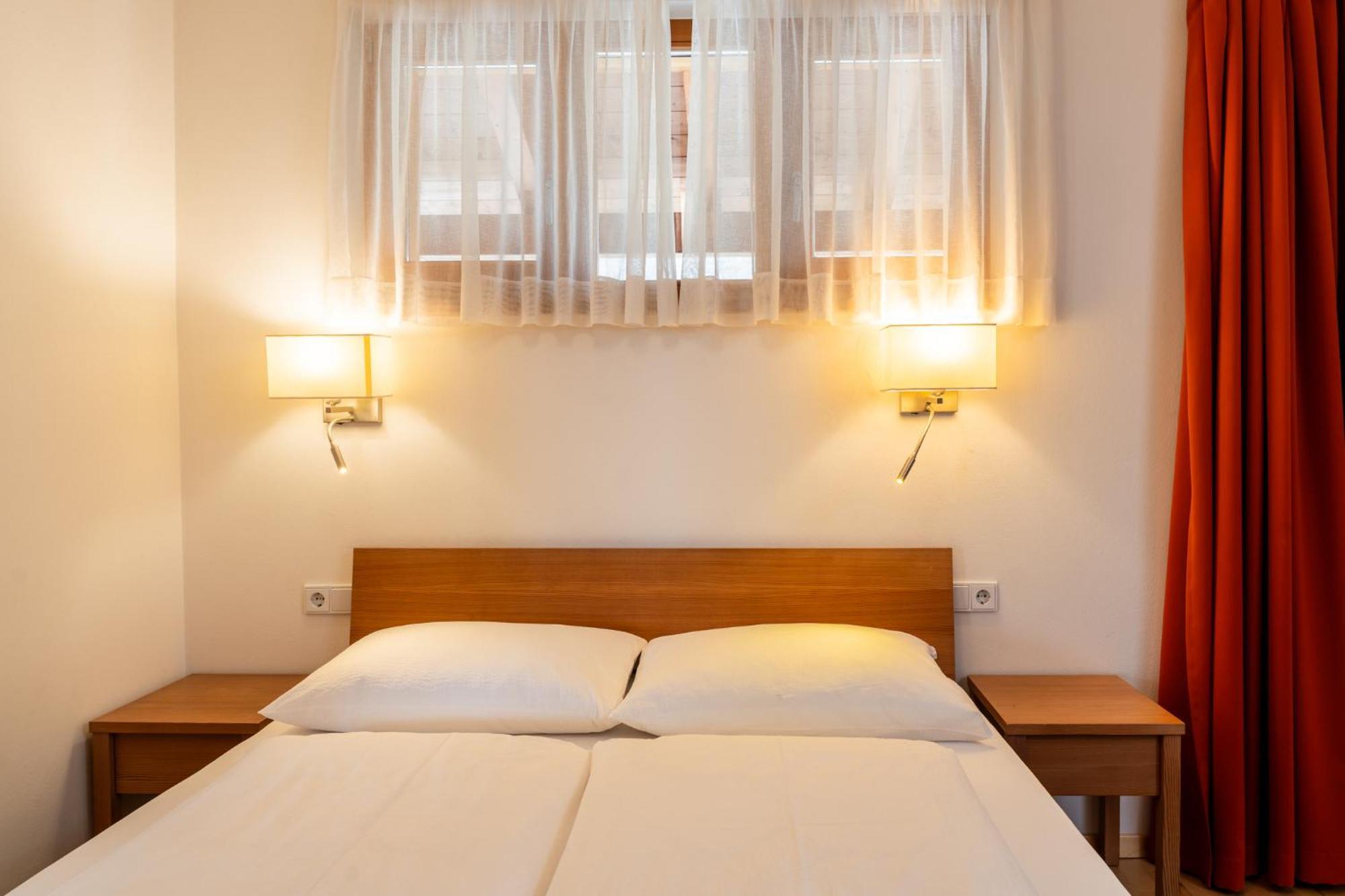 St. Ulrichhof Apartment Lana Bagian luar foto