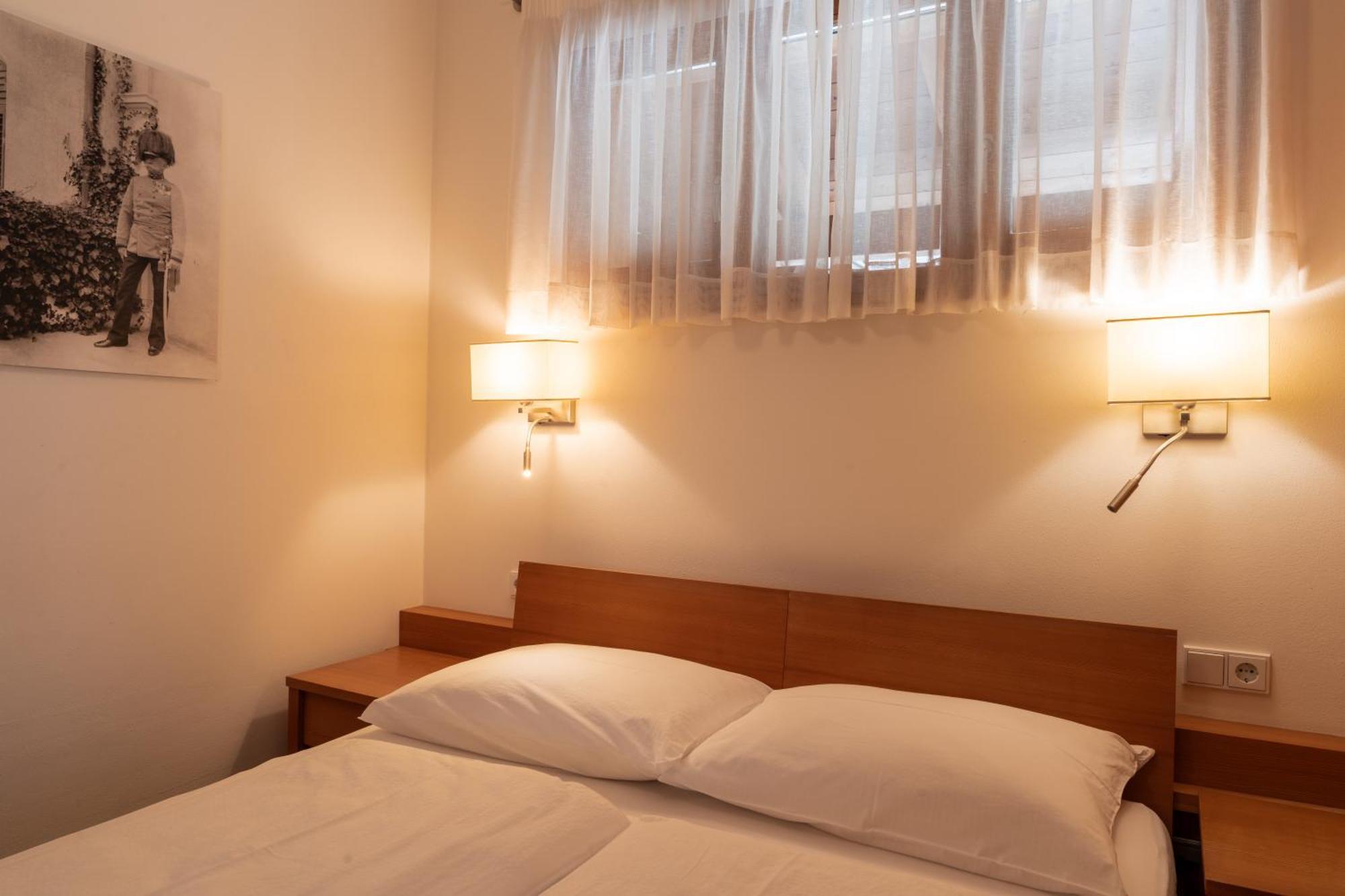 St. Ulrichhof Apartment Lana Bagian luar foto