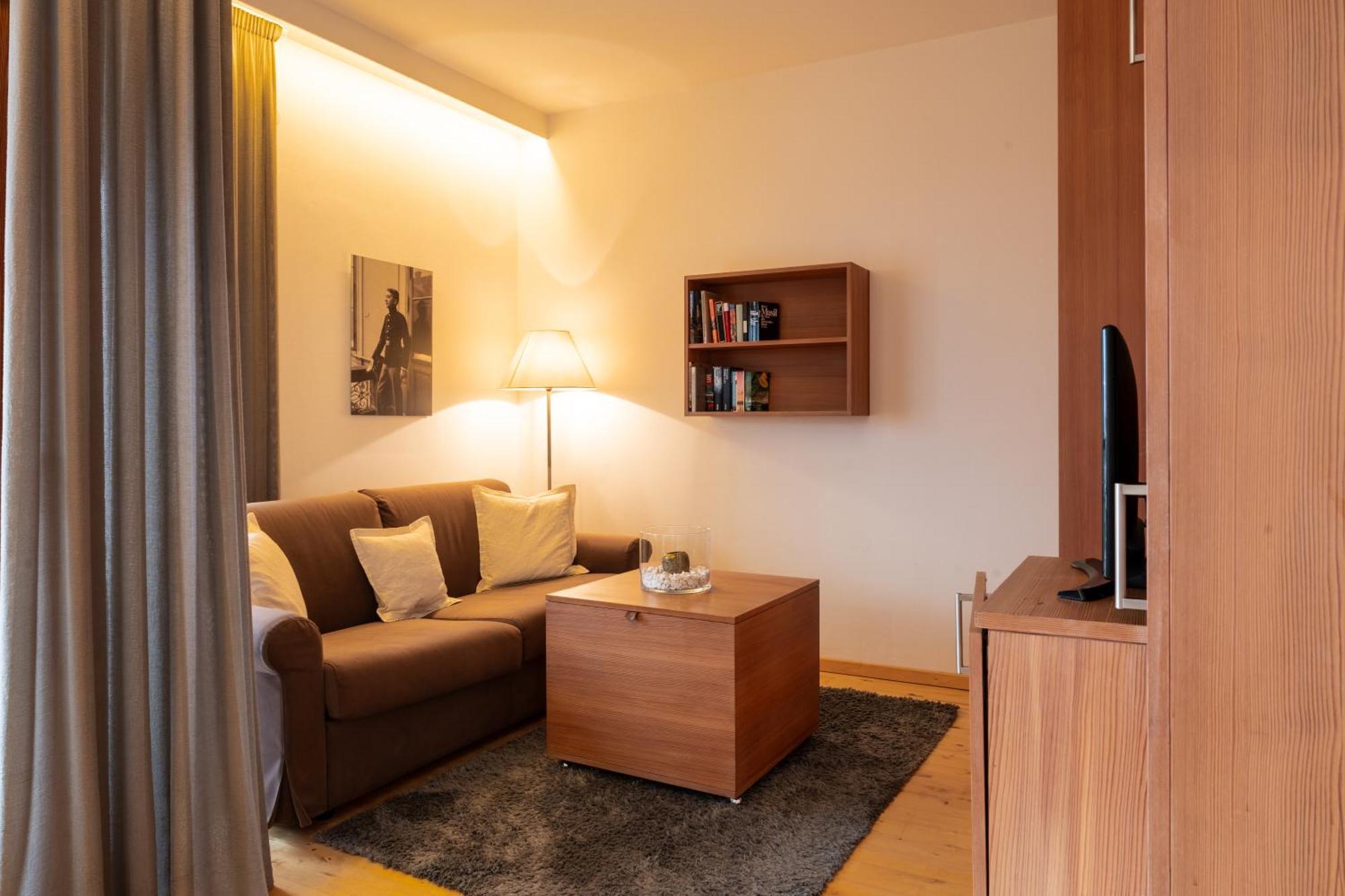 St. Ulrichhof Apartment Lana Bagian luar foto